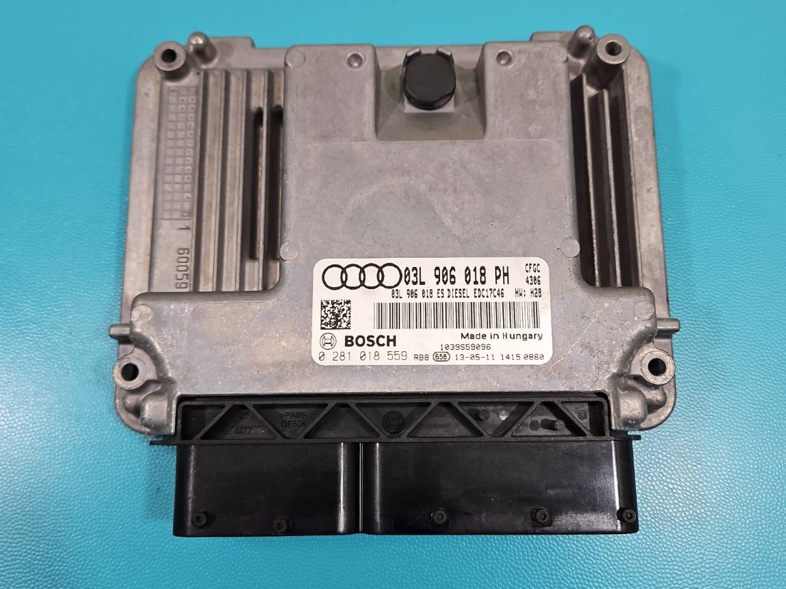 ЕБУ блок управління двигуна Audi Q3 03L906018PH