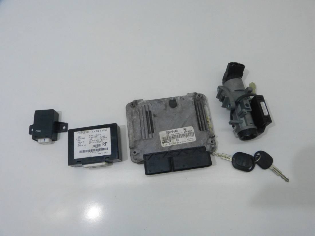 ЕБУ блок управління двигуна Chevrolet Lacetti 0281013600