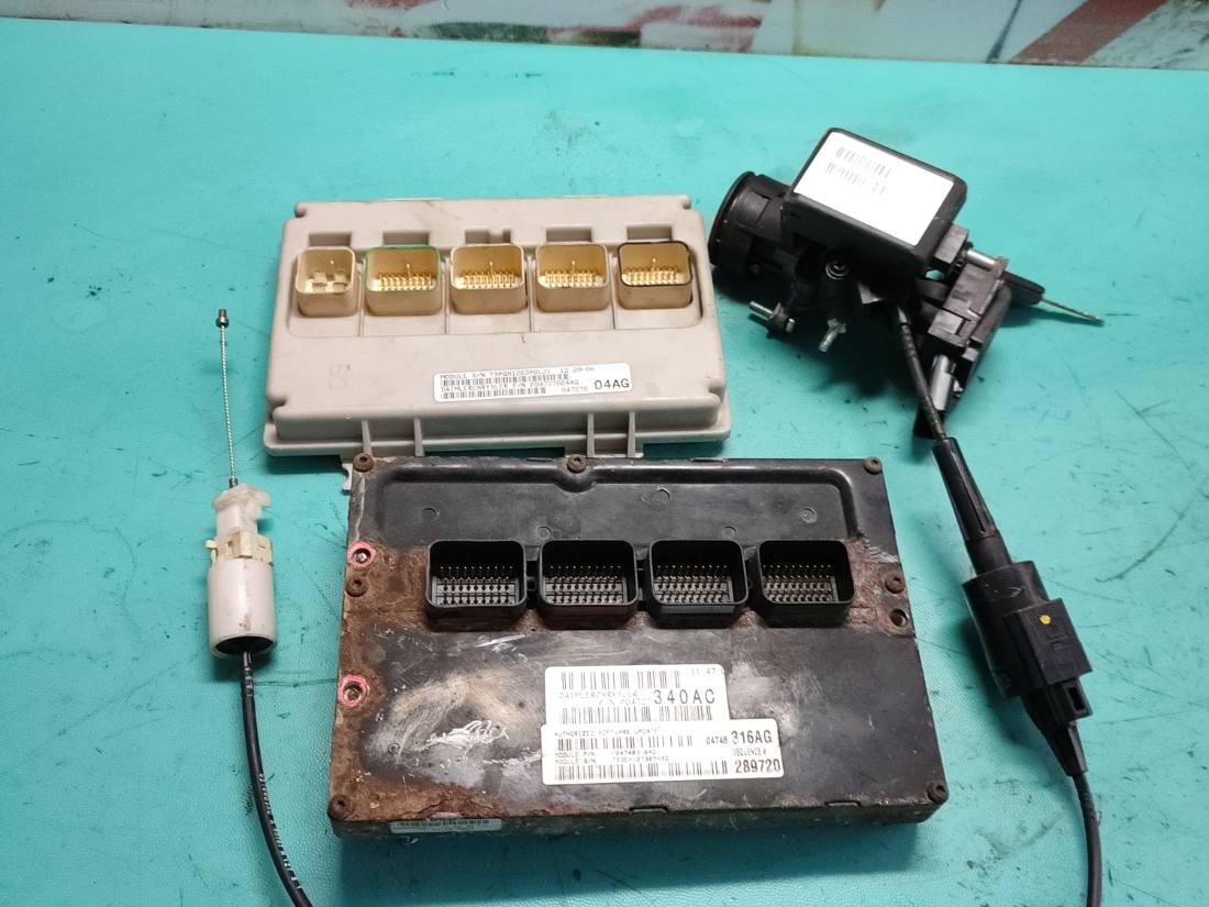 ЕБУ блок управління двигуна Chrysler Pacifica P04727340AC