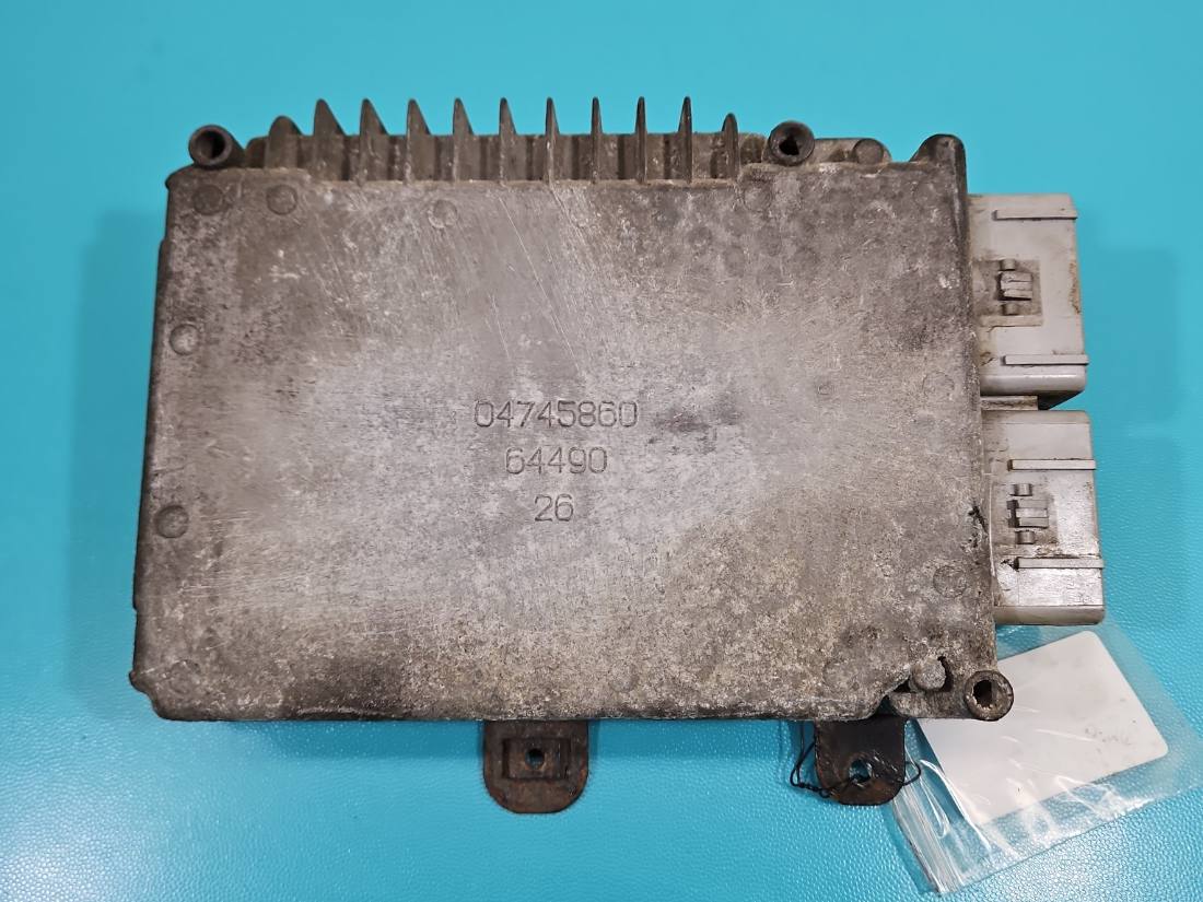 ЕБУ блок управління двигуна Chrysler Voyager 04727423AF