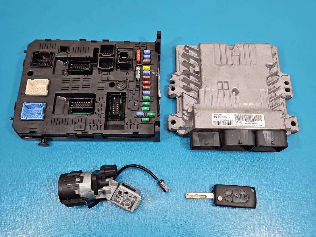 ЕБУ блок управління двигуна Citroen C5 9800268980