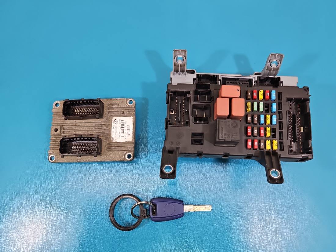 ЕБУ блок управління двигуна Fiat Albea 51779527