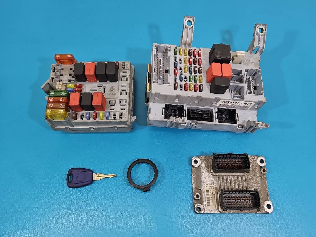 ЕБУ блок управління двигуна Fiat Albea 0261207490