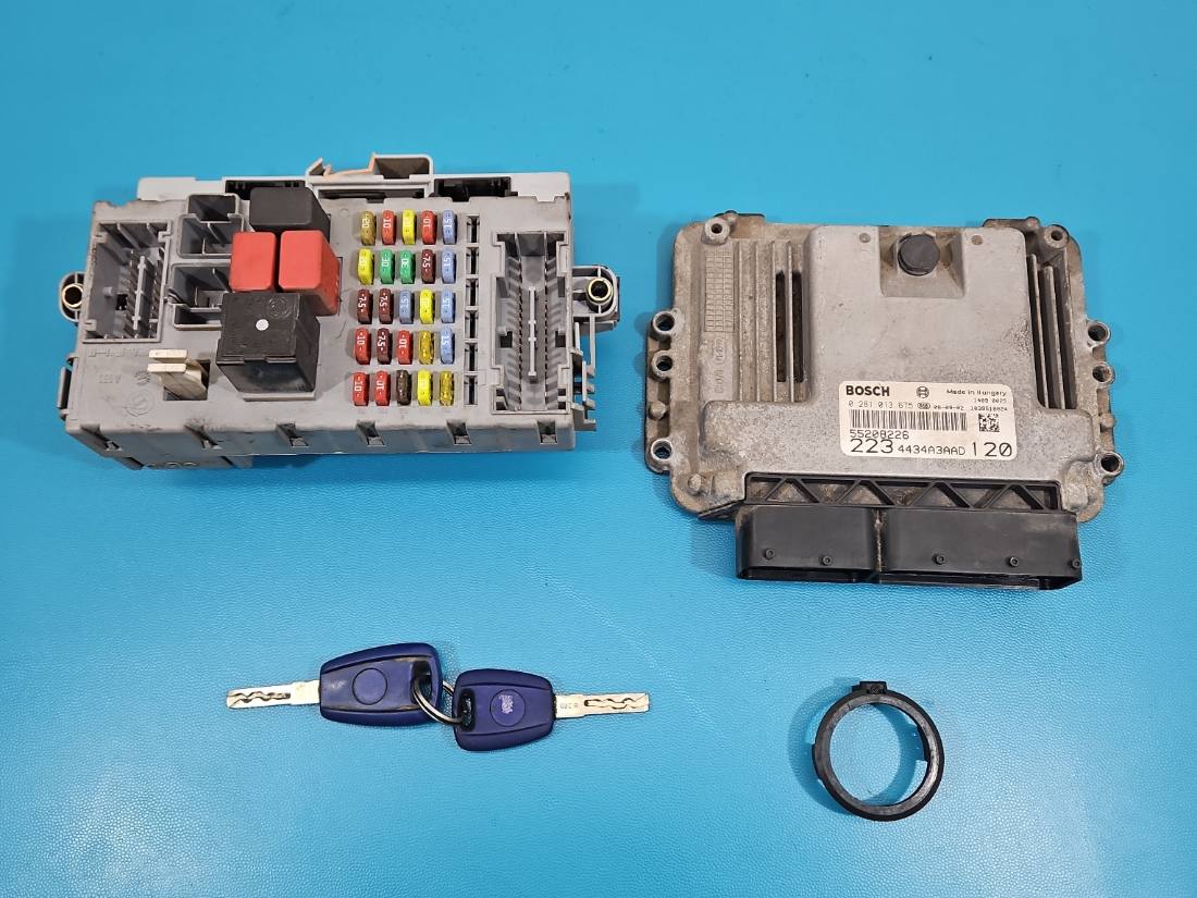 ЕБУ блок управління двигуна Fiat Doblo 0281013675