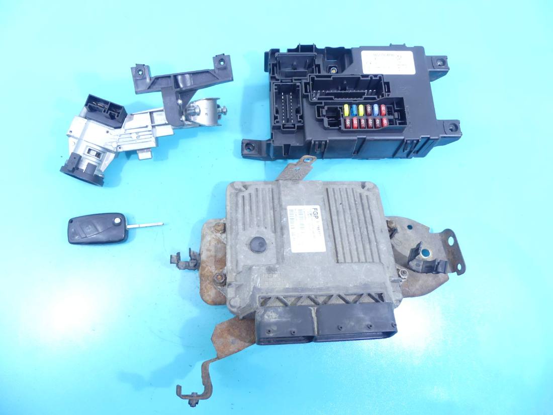 ЕБУ блок управління двигуна Fiat Punto 51795232