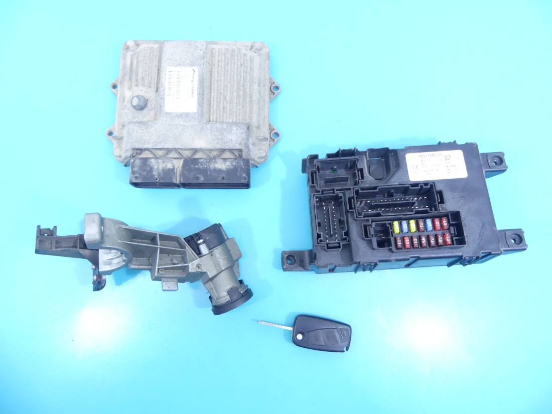 ЕБУ блок управління двигуна Fiat Punto 51806497