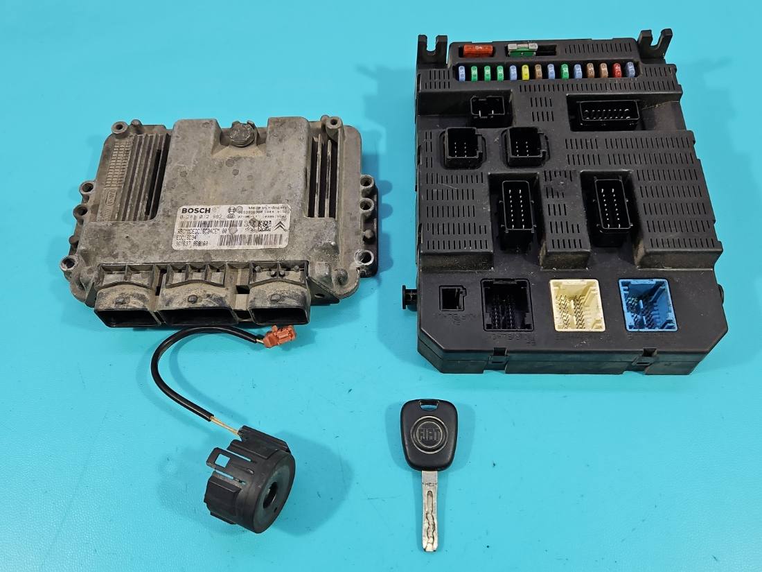 ЕБУ блок управління двигуна Fiat Scudo 0281012982