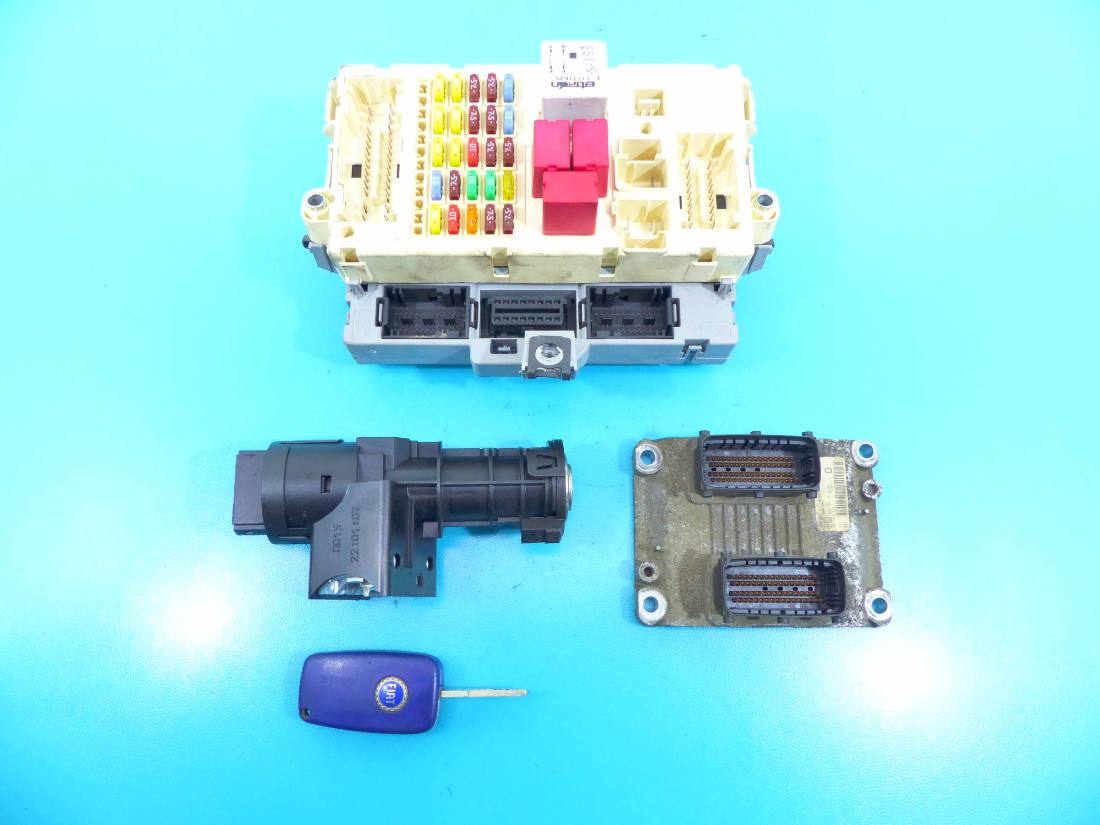 ЕБУ блок управління двигуна Fiat Stilo 0261208694
