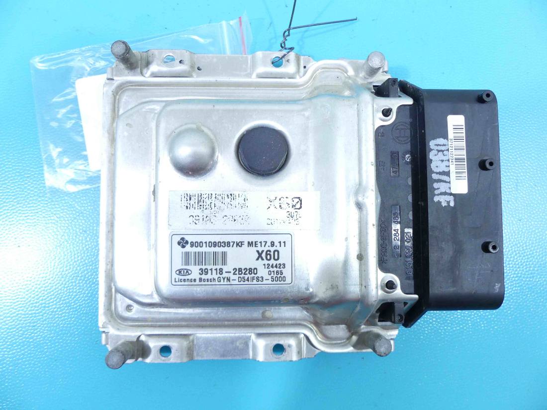 ЕБУ блок управління двигуна Kia Venga 39118-2B280