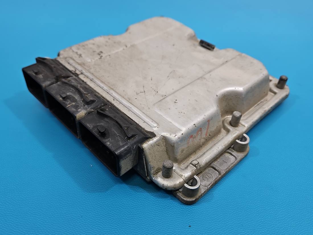 ЕБУ блок управління двигуна Opel Vivaro 0281010632