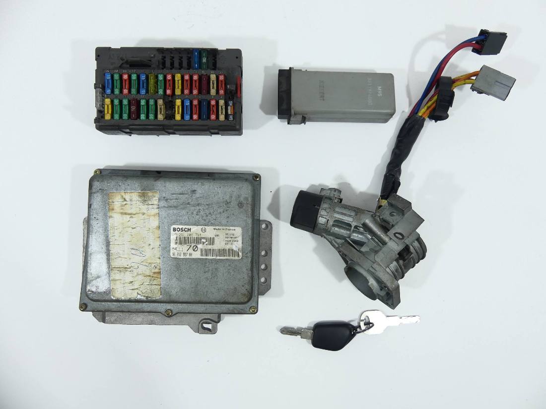 ЕБУ блок управління двигуна Peugeot 406 0261203797