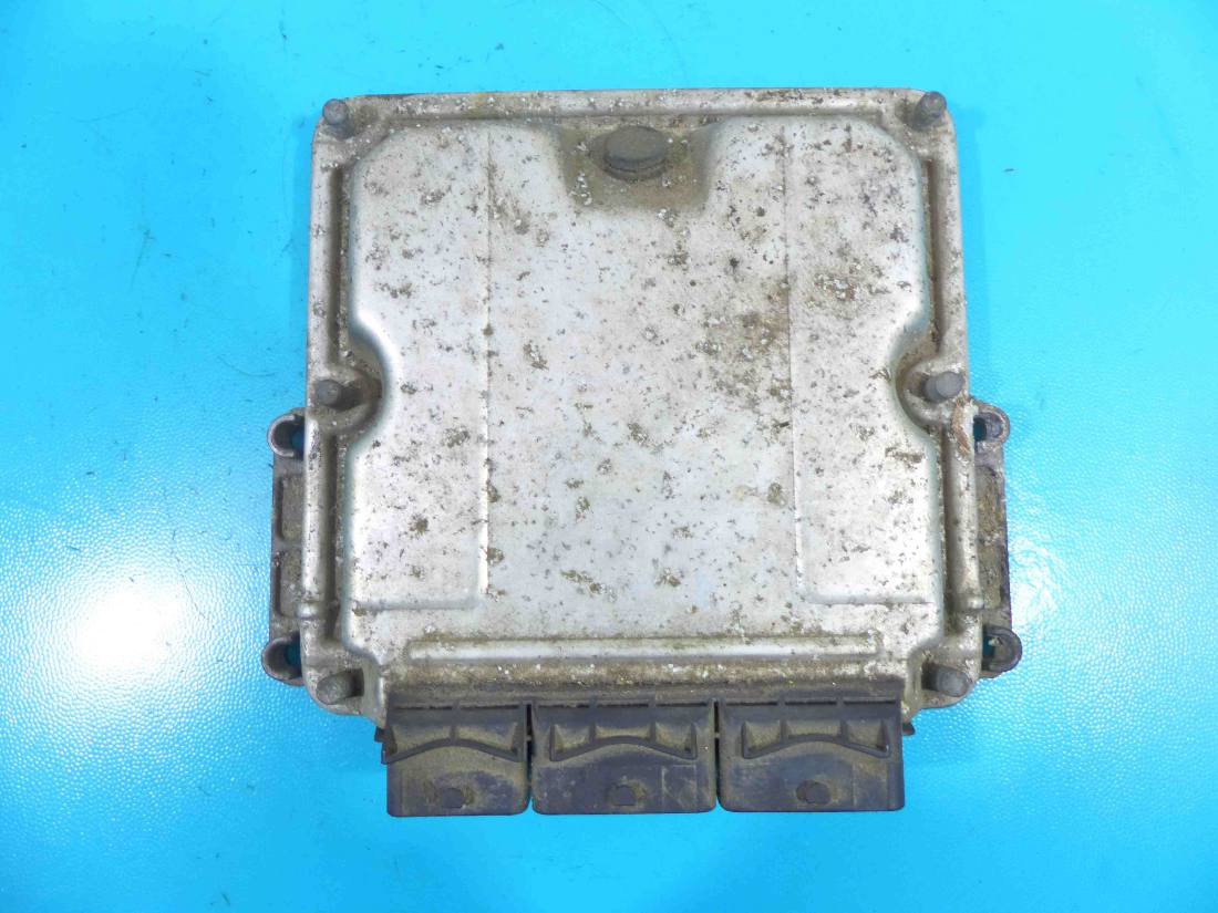 ЕБУ блок управління двигуна Renault Laguna 0281010637