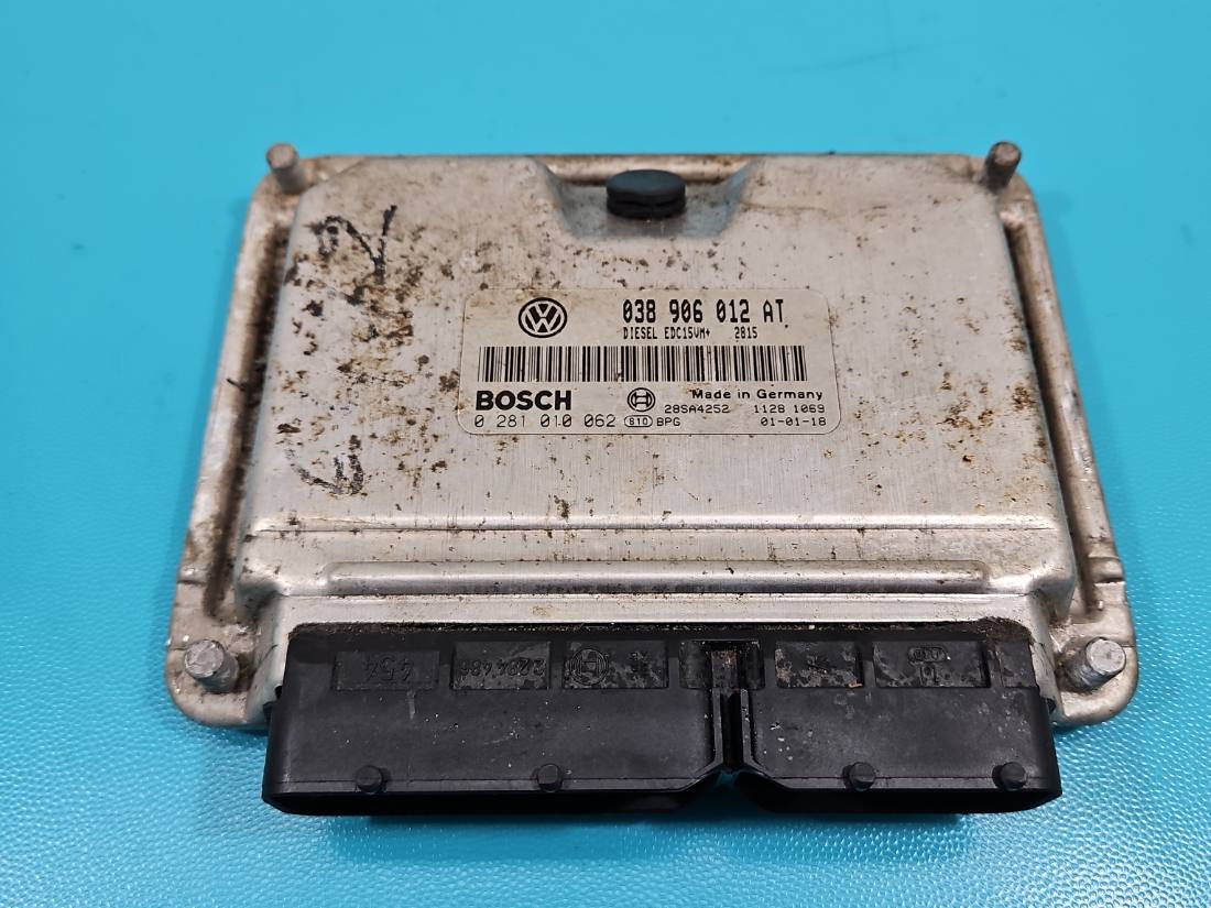 ЕБУ блок управління двигуна Seat Leon 038906012AT