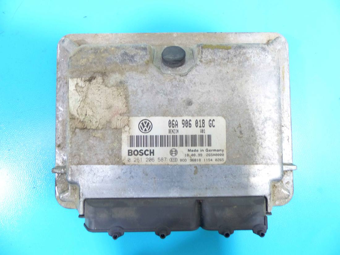 ЕБУ блок управління двигуна Seat Toledo 0261206587