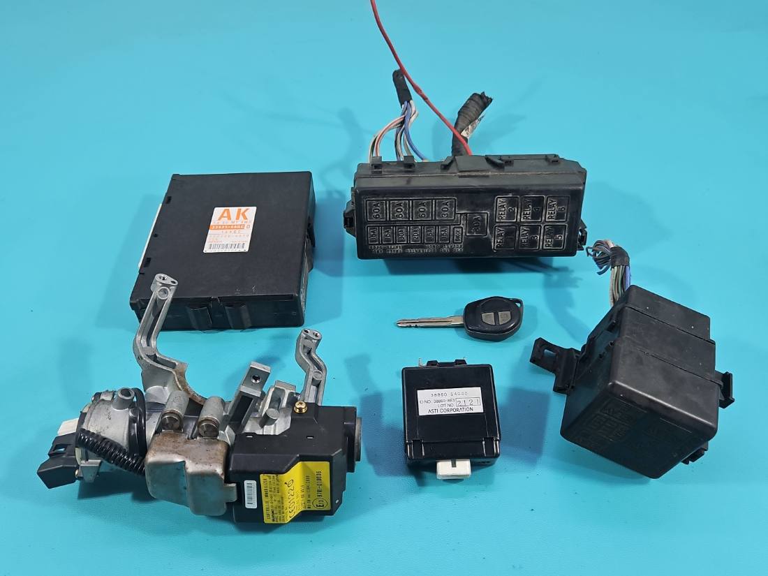 ЕБУ блок управління двигуна Suzuki Liana 33921-54GC