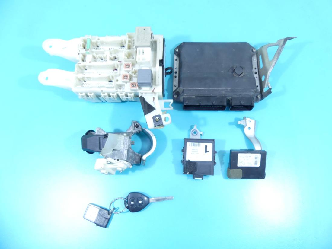 ЕБУ блок управління двигуна Toyota Auris 89661-02D81