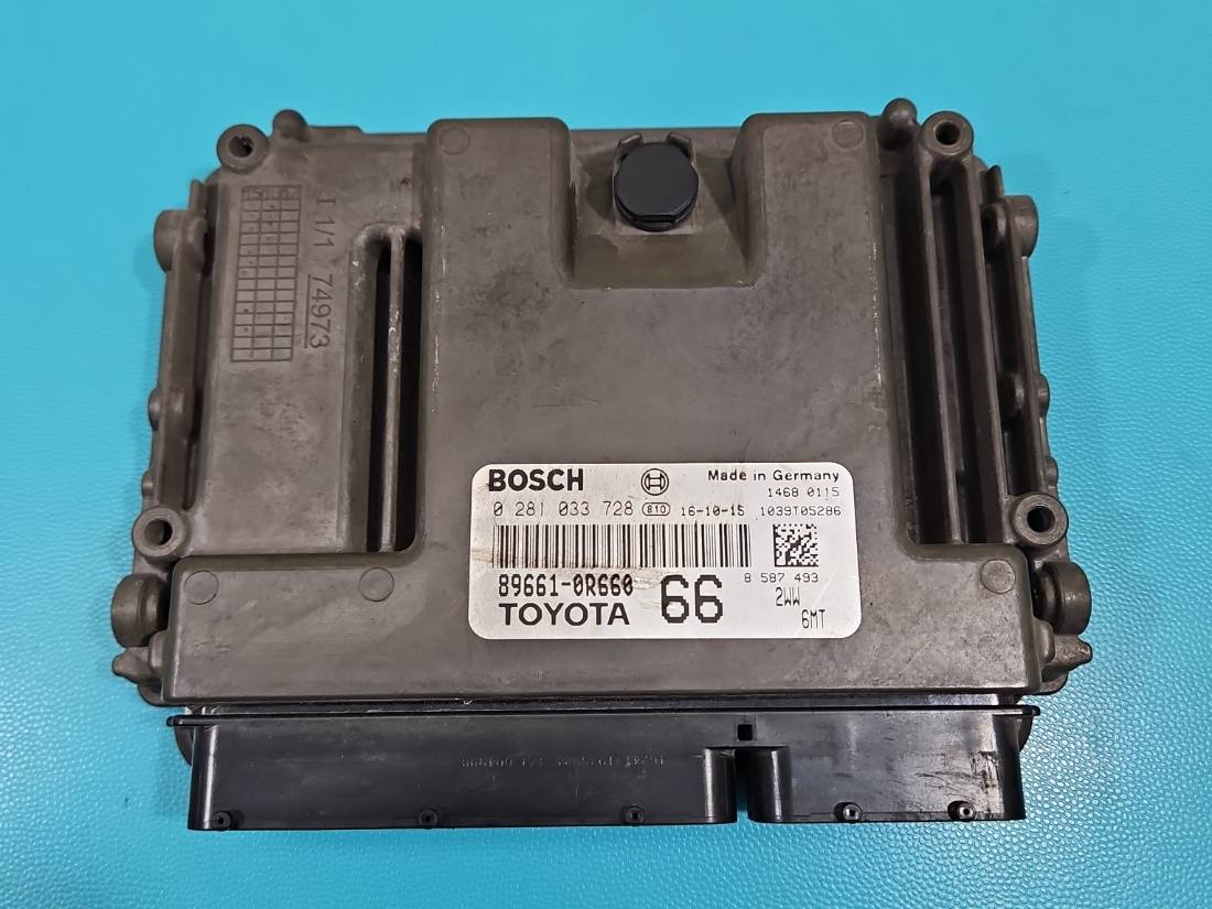 ЕБУ блок управління двигуна Toyota Rav4 0281033728