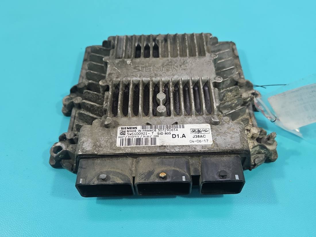 ЕБУ блок управління двигуна Volvo S40 30729065A