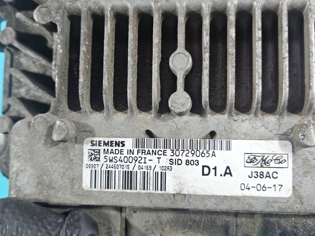 ЕБУ блок управління двигуна Volvo S40 30729065A — фото деталі 2