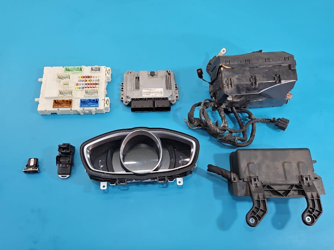 ЕБУ блок управління двигуна Volvo V40 0261S07523