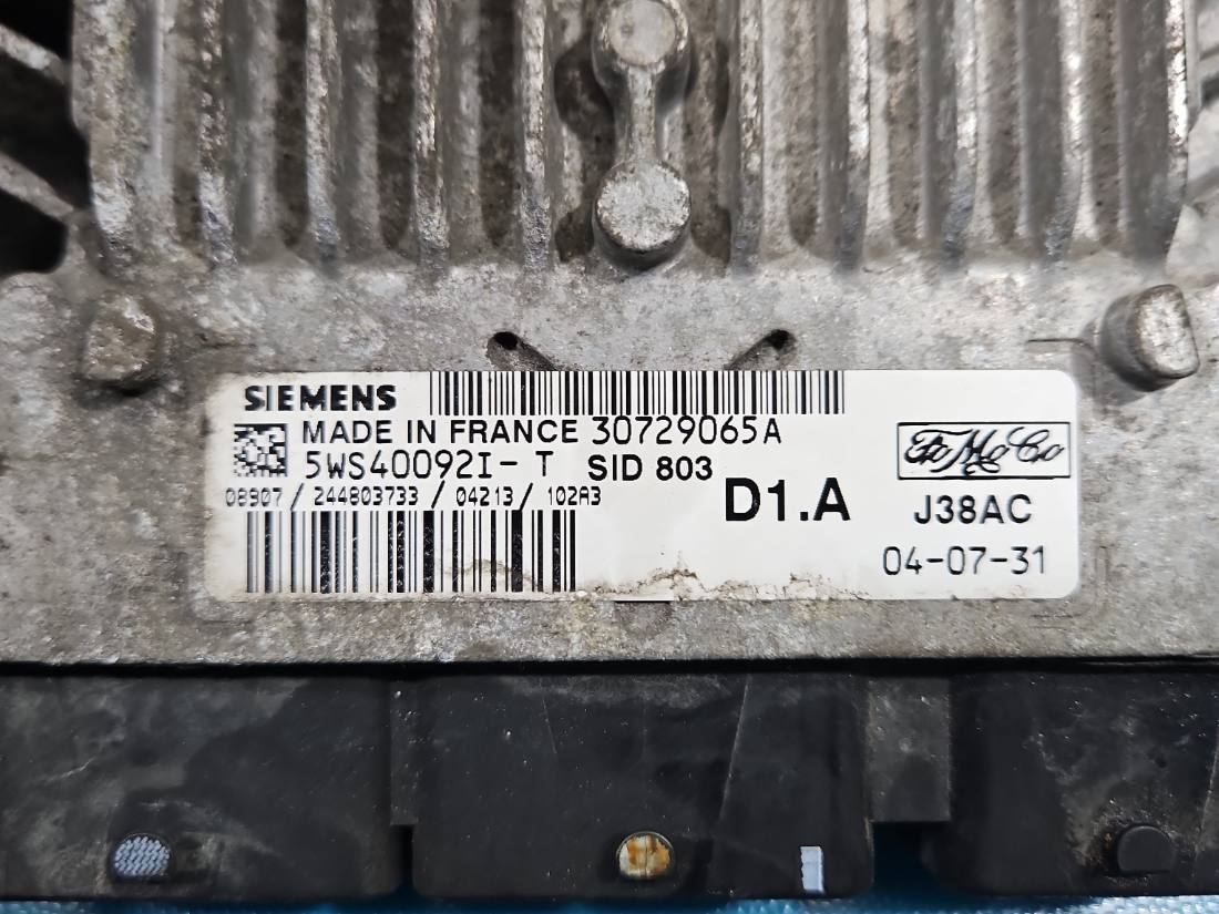 ЕБУ блок управління двигуна Volvo V50 30729065A — фото деталі 2