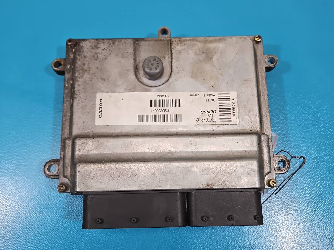 ЕБУ блок управління двигуна Volvo V50 P30650677
