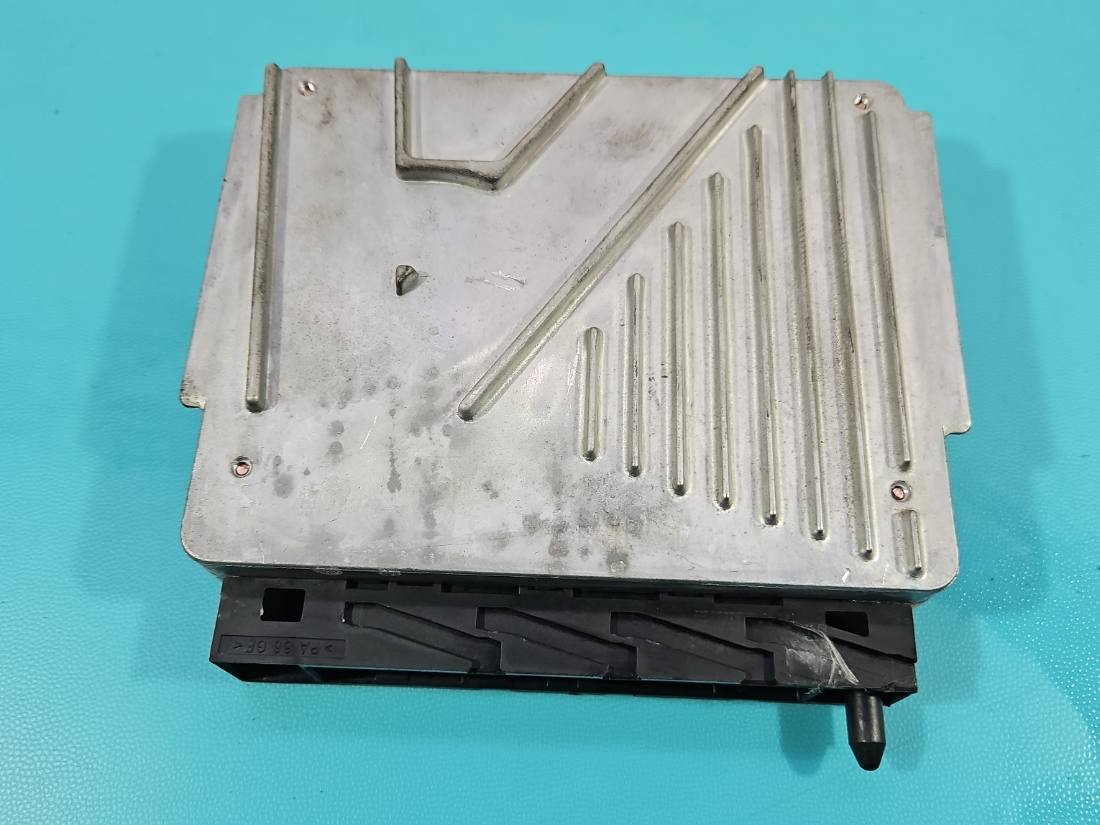 ЕБУ блок управління двигуна Volvo V70 079700-8840
