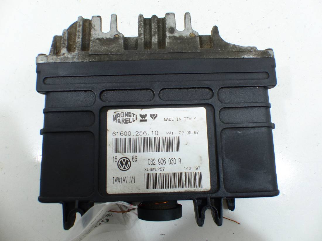 ЕБУ блок управління двигуна Volkswagen Golf 3 032906030R