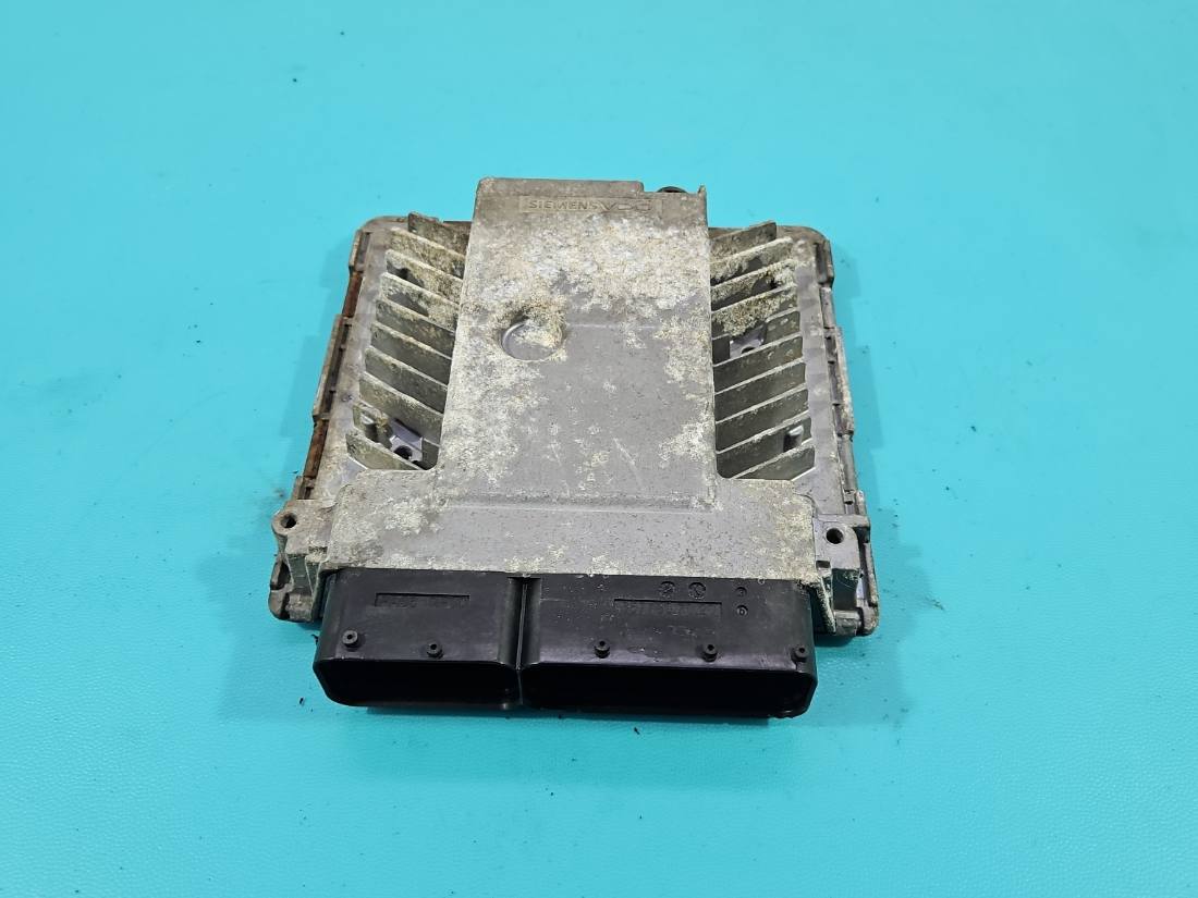ЕБУ блок управління двигуна Volkswagen Passat B6 03G906018A