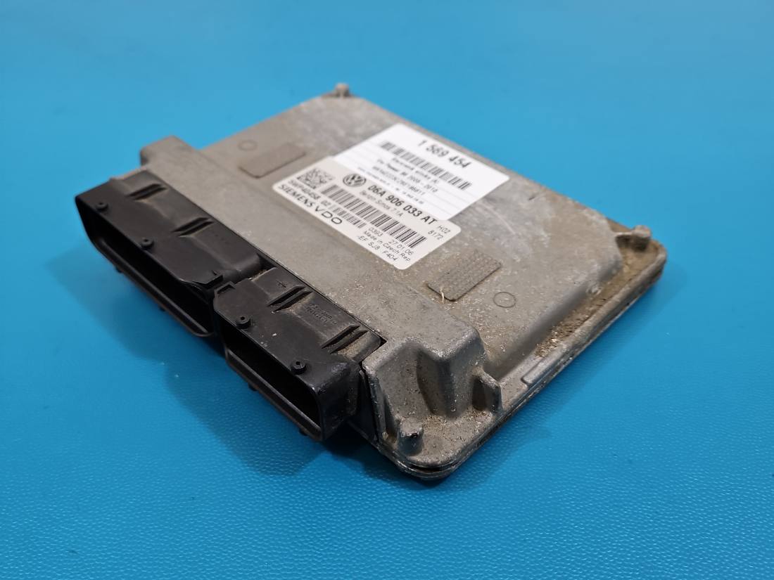 ЕБУ блок управління двигуна Volkswagen Passat B6 06A906033AT