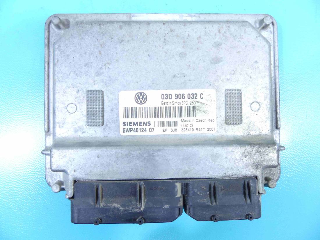 ЕБУ блок управління двигуна Volkswagen Polo 03D906032C