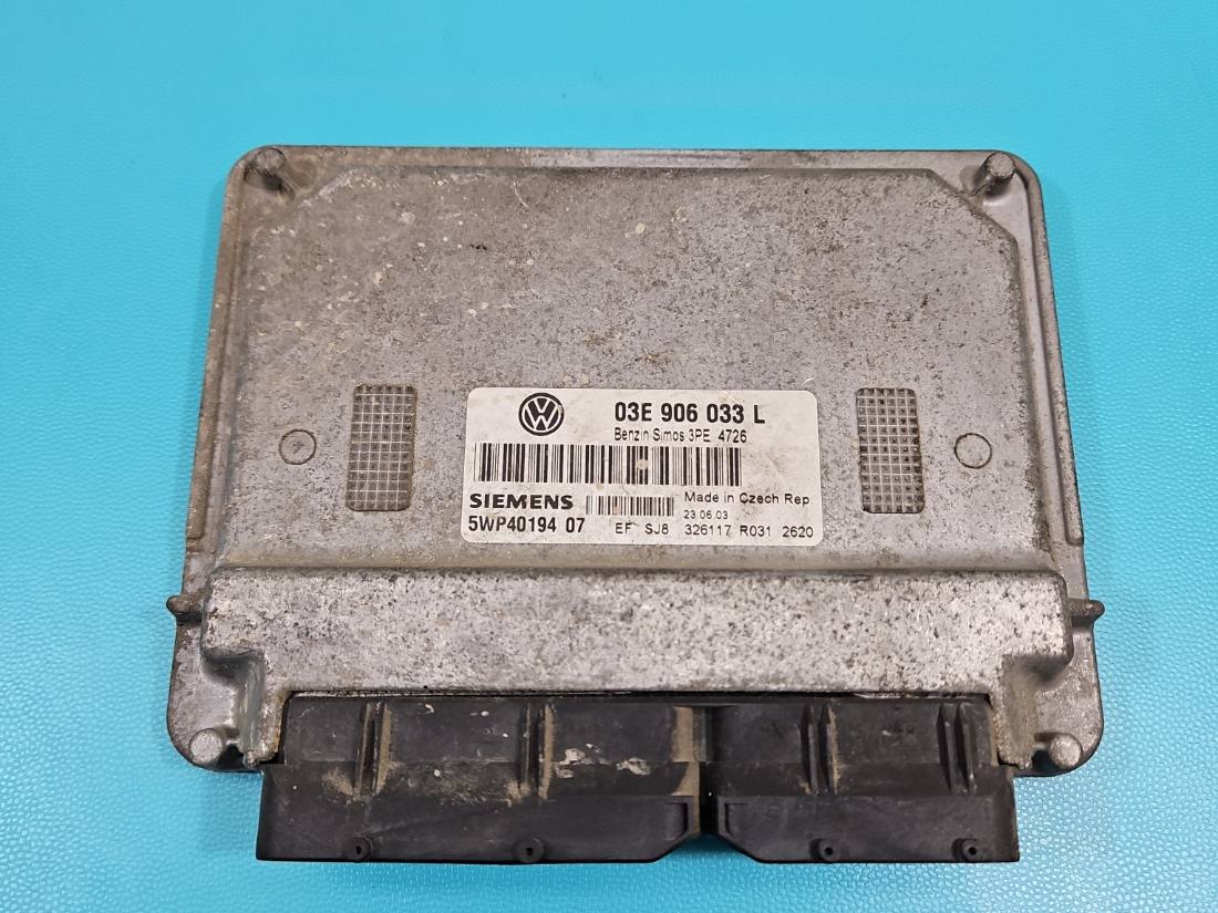 ЕБУ блок управління двигуна Volkswagen Polo 03E906033L