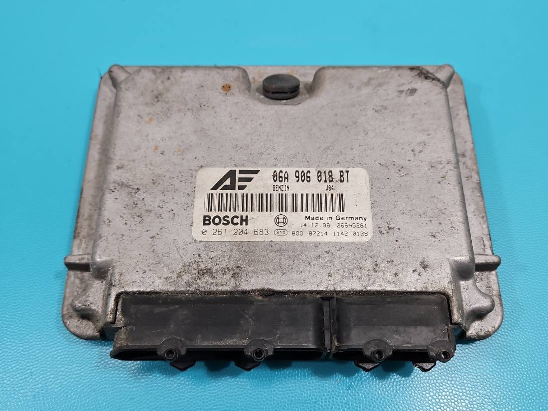 ЕБУ блок управління двигуна Volkswagen Sharan 06A906018BT