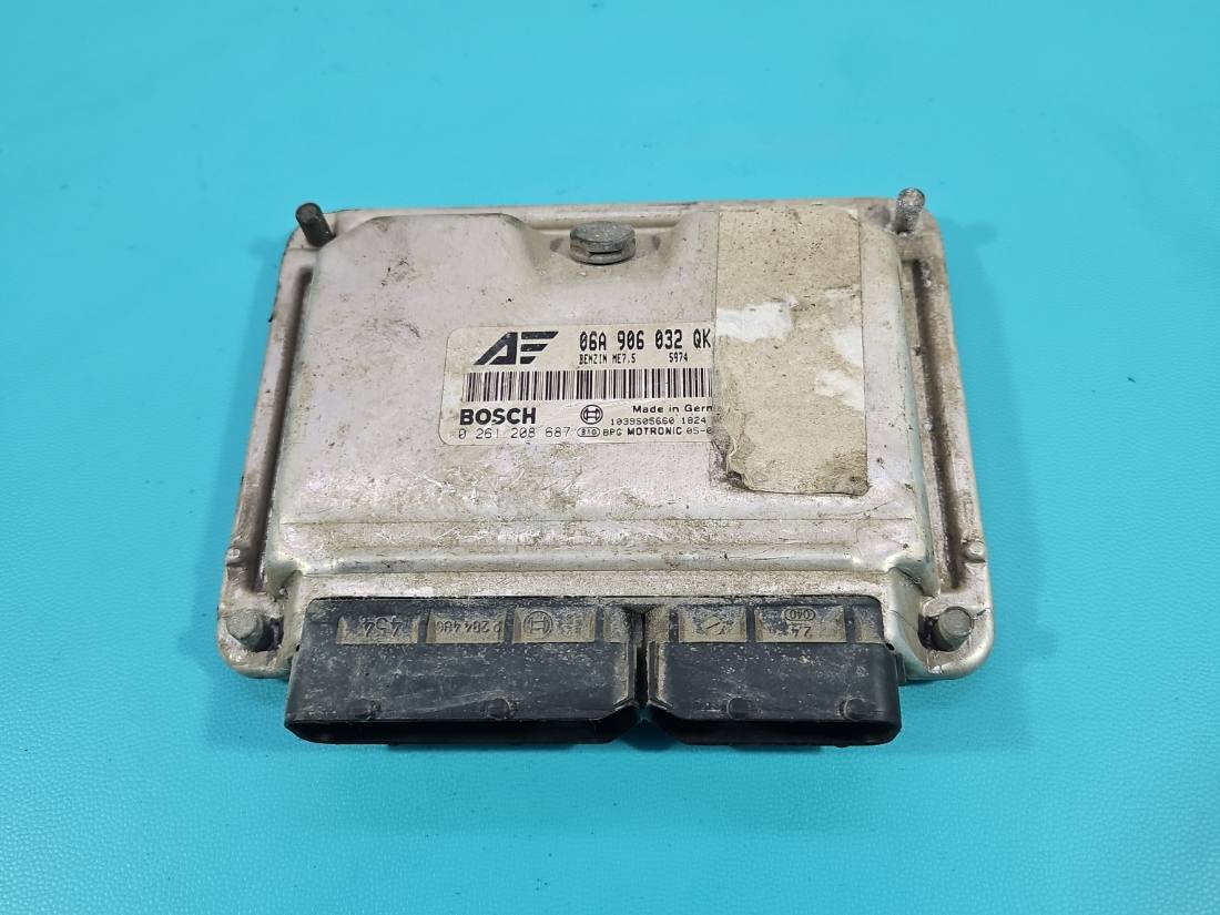 ЕБУ блок управління двигуна Volkswagen Sharan 06A906032QK