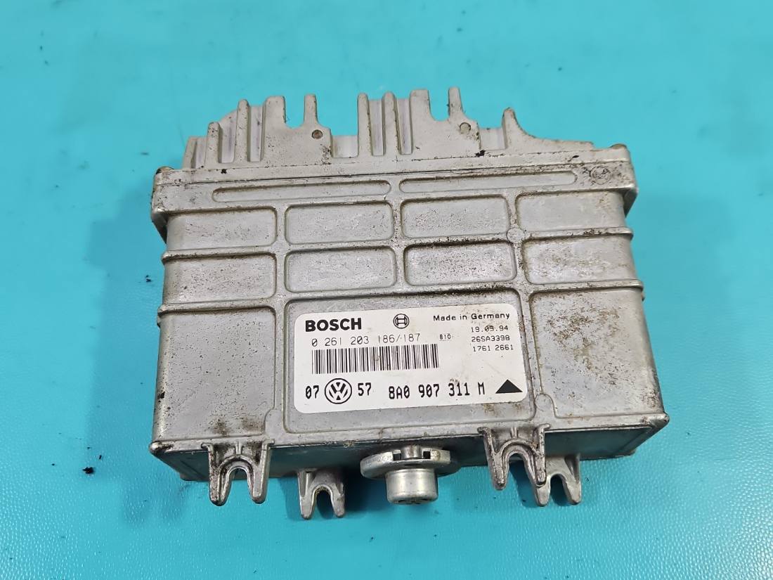 ЕБУ блок управління двигуна Volkswagen Vento 0261203186