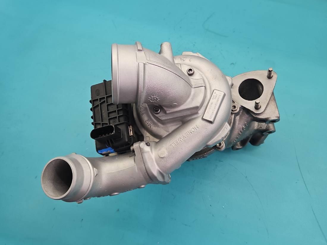 Турбіна турбокомпресор Jeep Cherokee 823024-3