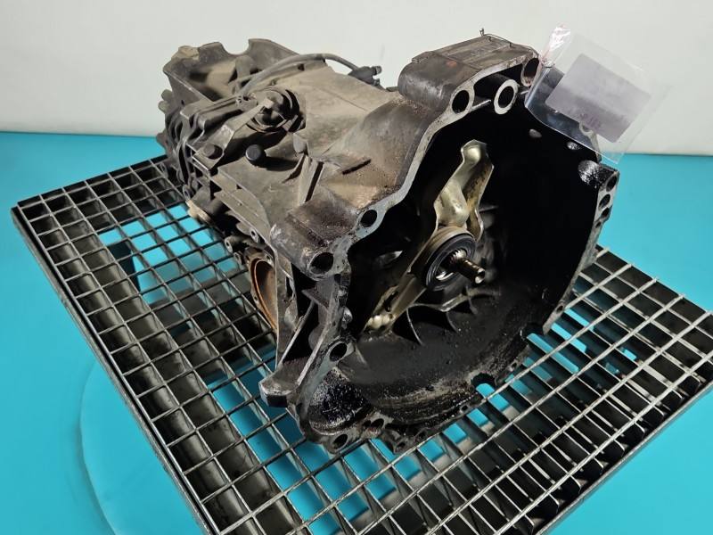 КПП Коробка передач Audi A4 B5 DHF