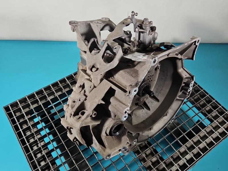 КПП Коробка передач Opel Astra K M24