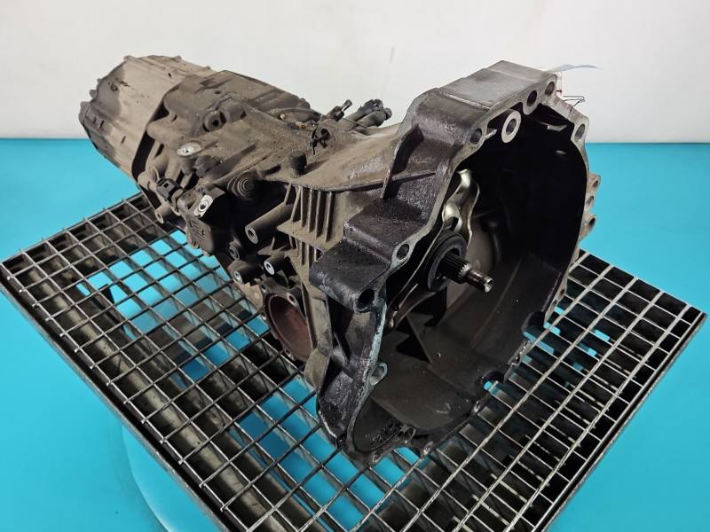 КПП Коробка передач Audi A4 B6 HCF