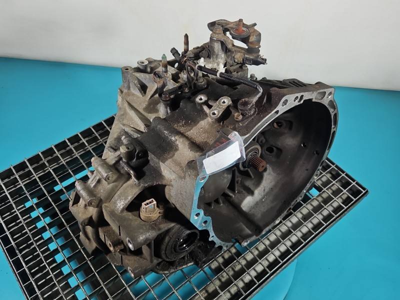 КПП Коробка передач Kia Carnival 4300038050