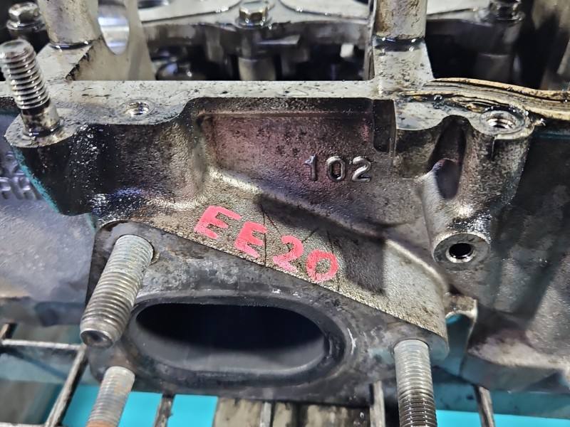 ГБЦ Головка блоку Subaru Forester EE20 — фото деталі 5