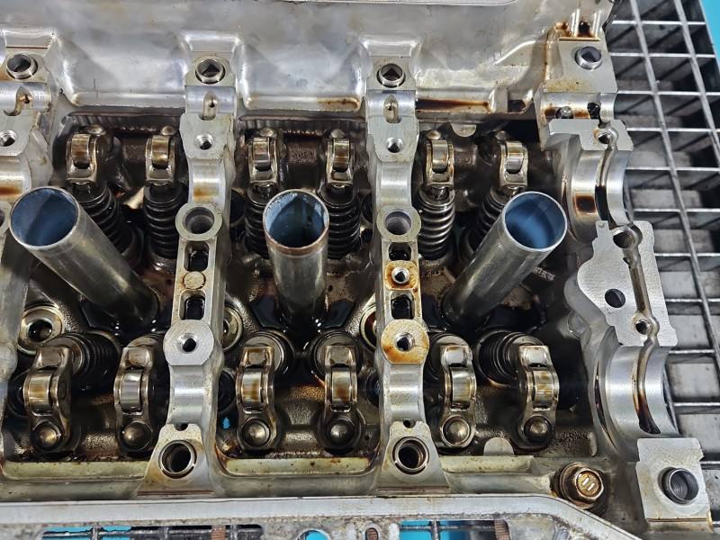 ГБЦ Головка блоку Toyota Auris 1ZR — фото деталі 8