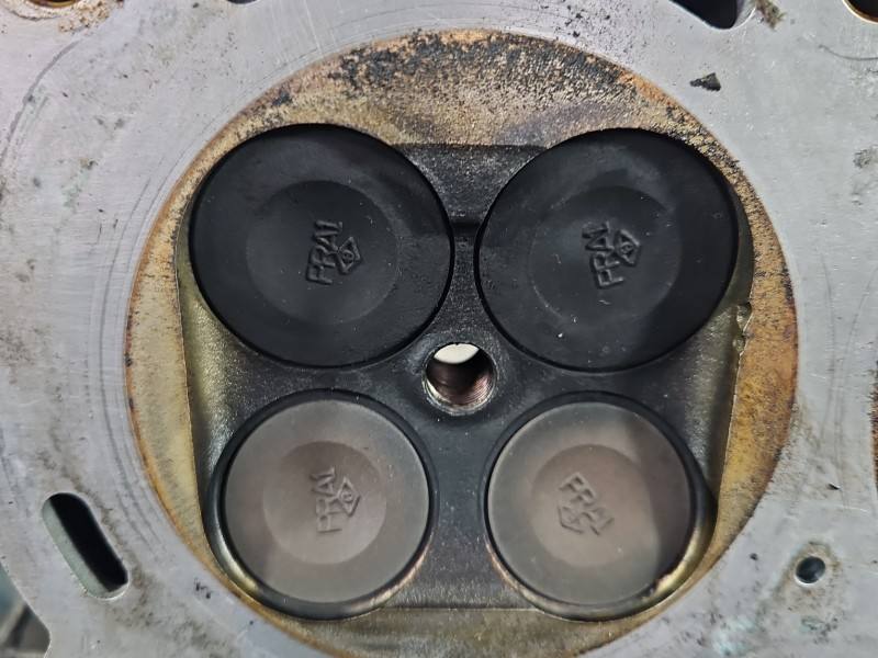 ГБЦ Головка блоку BMW i3 8528930 — фото деталі 15