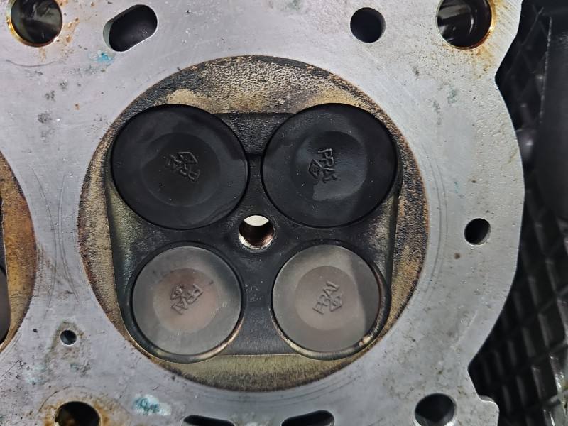ГБЦ Головка блоку BMW i3 8528930 — фото деталі 16