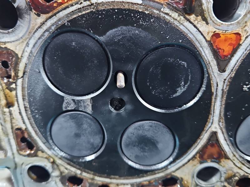 ГБЦ Головка блоку Audi A4 B7 0593AF — фото деталі 13