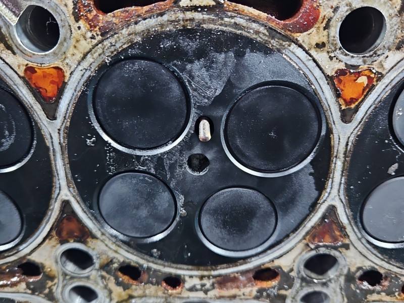 ГБЦ Головка блоку Audi A4 B7 0593AF — фото деталі 14