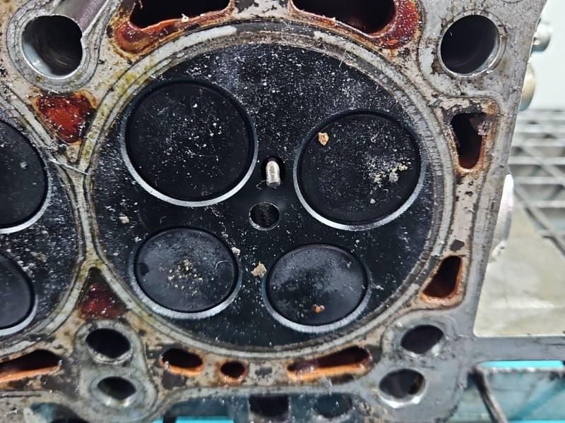 ГБЦ Головка блоку Audi A4 B7 0594AB — фото деталі 14