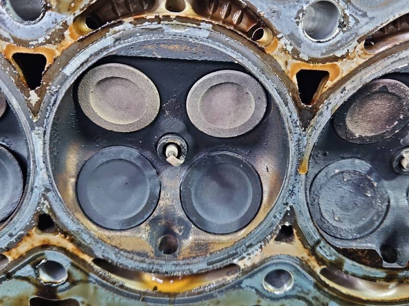 ГБЦ Головка блоку Peugeot 508 9822246110 — фото деталі 16