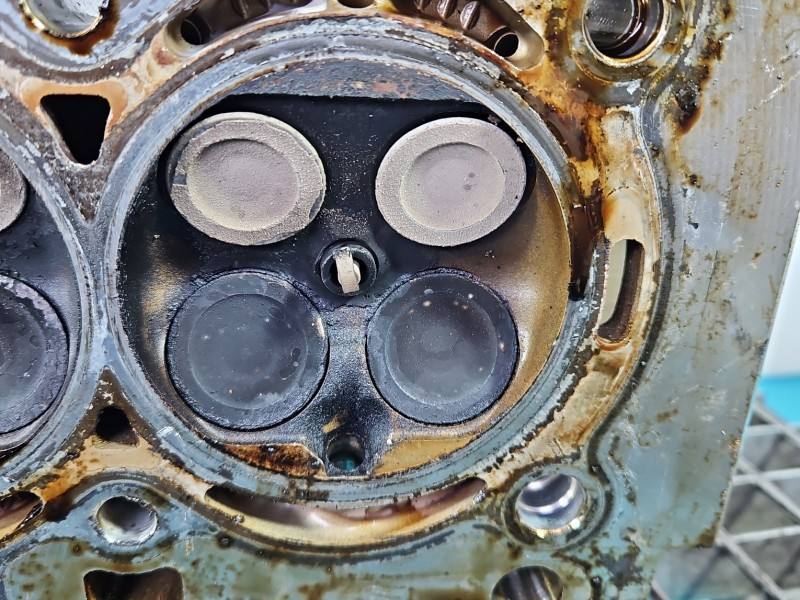 ГБЦ Головка блоку Peugeot 508 9822246110 — фото деталі 18