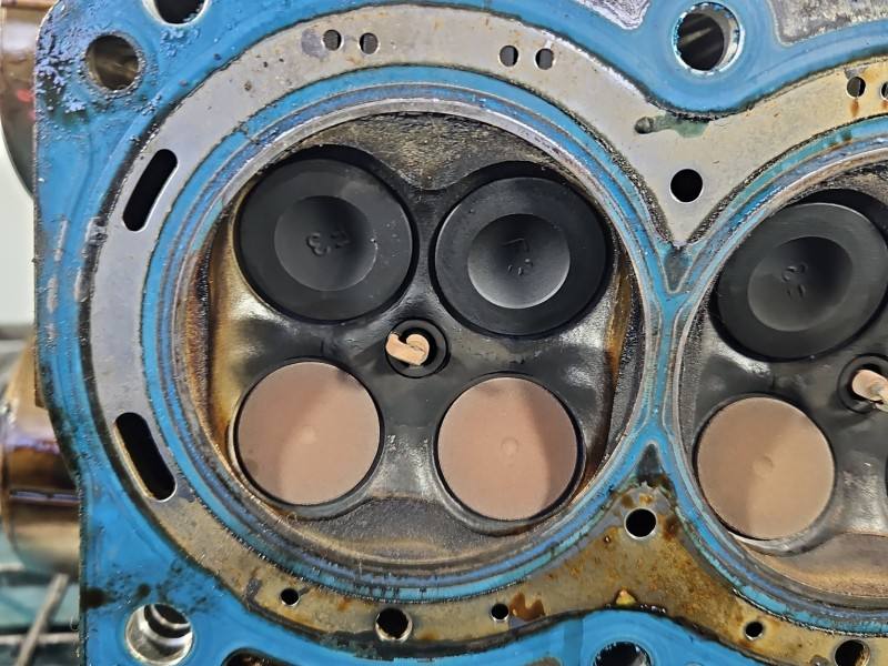 ГБЦ Головка блоку Dacia Sandero B4DE411 — фото деталі 14